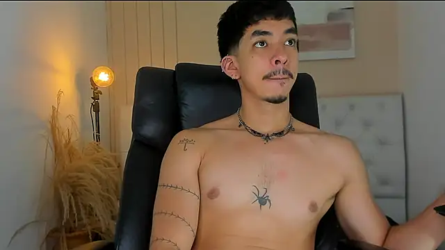 ISAAC CRYSTON online show from February 10, 2026, 8:41 pm