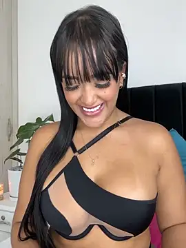 MarianaGiiiL online show from February 17, 2025, 2:49 pm