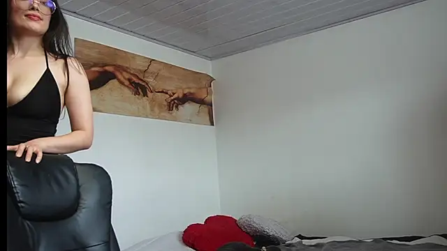 AliciaNess7 online show from September 23, 2025, 5:09 pm