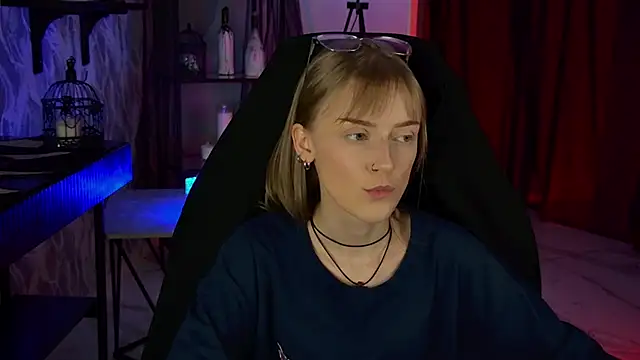 KiraMontoya online show from April 12, 2026, 2:59 am