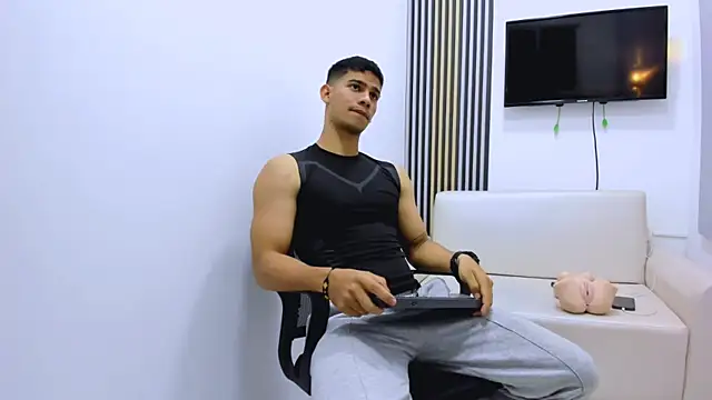 ANDRES STUD online show from February 7, 2026, 5:15 am