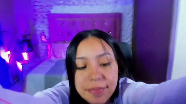 Snapshot of julieta_fn chatting on May 12, 2026, 2:56 pm julieta fn online show from May 12, 2026, 2:56 pm