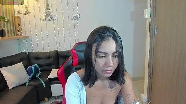 Snapshot of julieta_fn chatting on May 21, 2026, 3:20 pm julieta fn online show from May 21, 2026, 3:20 pm