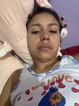 Snapshot of julieta_fn chatting on June 2, 2026, 12:05 pm julieta fn online show from June 2, 2026, 12:05 pm