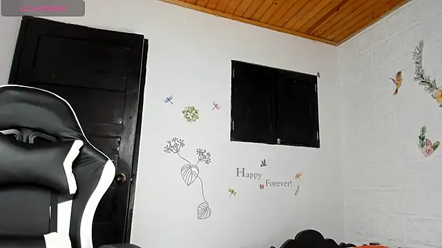 alisson hoffman05 online show from March 17, 2025, 12:04 pm