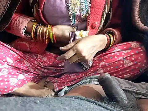 hotqueenrathor online show from January 17, 2026, 5:33 am