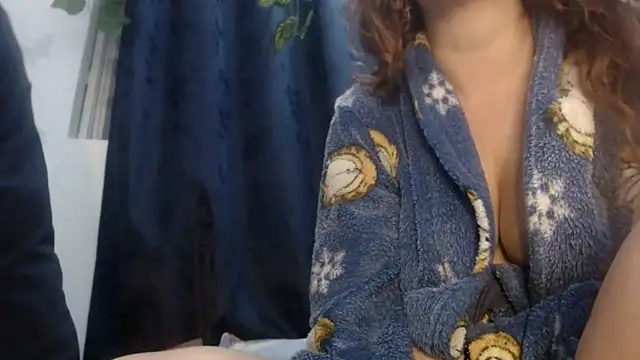 Snapshot of jeans_and_emma chatting on March 21, 2025, 12:17 pm jeans and emma online show from March 21, 2025, 12:17 pm