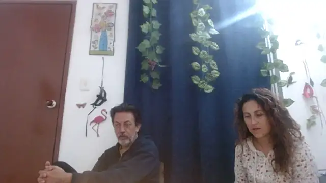 Snapshot of jeans_and_emma chatting on March 21, 2025, 1:56 am jeans and emma online show from March 21, 2025, 1:56 am