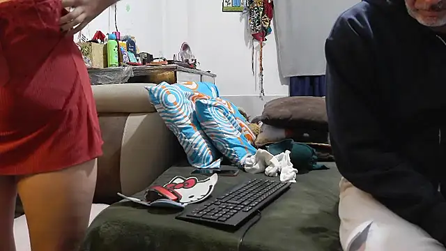 jeans and emma online show from January 9, 2026, 3:13 am