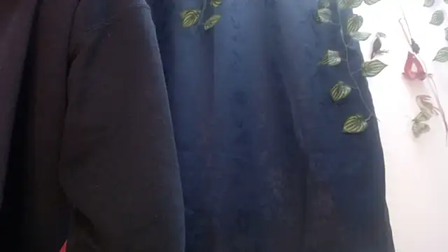 Snapshot of jeans_and_emma chatting on March 22, 2025, 11:21 am jeans and emma online show from March 22, 2025, 11:21 am