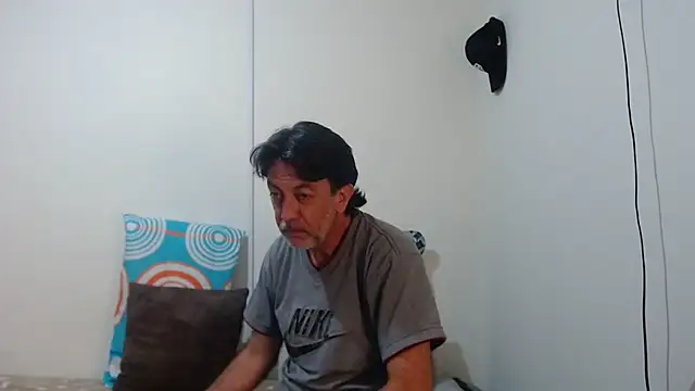 jeans and emma online show from March 28, 2026, 11:28 pm