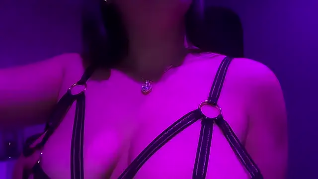 Snapshot of Loveblackzilla chatting on March 15, 2025, 11:06 pm Loveblackzilla online show from March 15, 2025, 11:06 pm