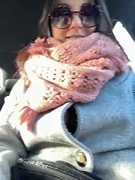 Snapshot of Loveblackzilla chatting on October 26, 2025, 2:39 pm Loveblackzilla online show from October 26, 2025, 2:39 pm