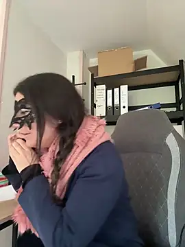 Snapshot of Loveblackzilla chatting on December 17, 2025, 1:16 pm Loveblackzilla online show from December 17, 2025, 1:16 pm