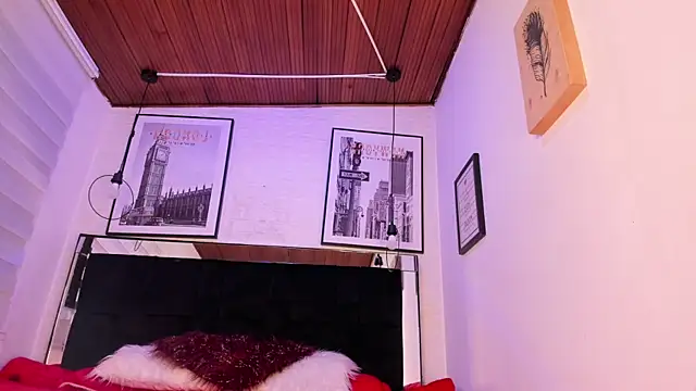 tylla  online show from December 2, 2025, 4:14 am