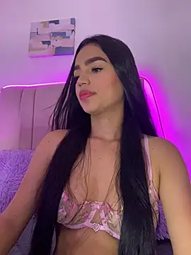 Snapshot of trex_x chatting on February 18, 2026, 7:10 pm trex x online show from February 18, 2026, 7:10 pm