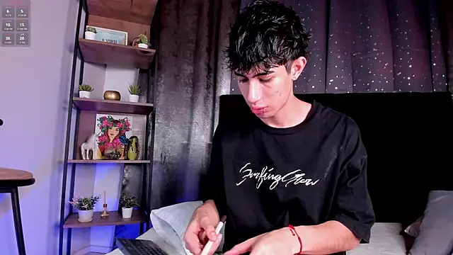 Snapshot of NovaaWheler chatting on October 29, 2025, 1:54 pm NovaaWheler online show from October 29, 2025, 1:54 pm