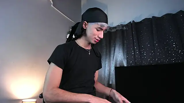 NovaaWheler online show from December 15, 2025, 7:31 pm