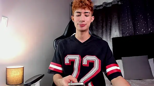 Snapshot of NovaaWheler chatting on December 4, 2025, 7:02 pm NovaaWheler online show from December 4, 2025, 7:02 pm