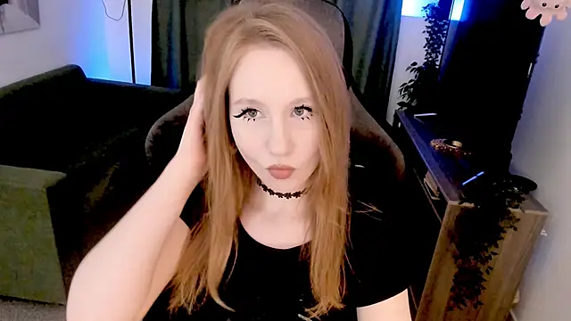 DariaTate online show from April 11, 2026, 11:03 am