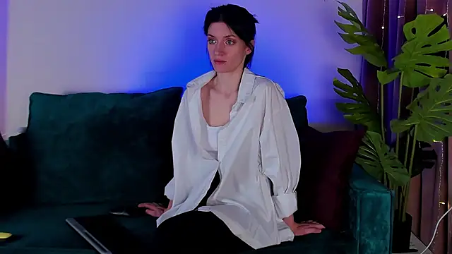 Snapshot of roxy_riot_ chatting on February 15, 2025, 1:31 am roxy riot online show from February 15, 2025, 1:31 am