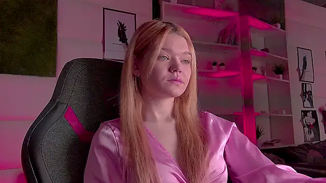 AdeleCartier online show from March 3, 2025, 12:34 am