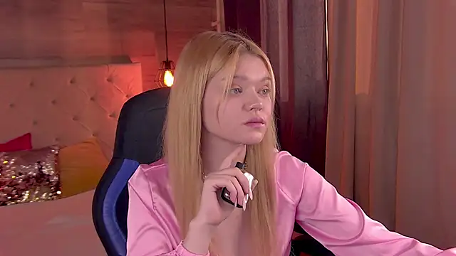 AdeleCartier online show from February 23, 2025, 5:23 am