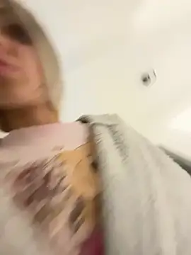 BonyBon29 online show from January 13, 2026, 2:43 pm