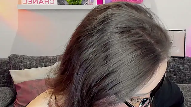 Snapshot of Suga_babe chatting on February 24, 2025, 4:27 am Suga babe online show from February 24, 2025, 4:27 am