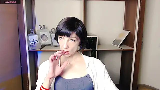  AngeliaFlow  online show from October 13, 2025, 6:59 am