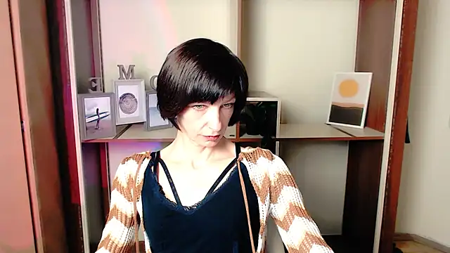  AngeliaFlow  online show from October 3, 2025, 6:48 am