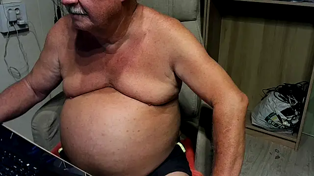 Snapshot of barenfan chatting on September 17, 2025, 12:01 am barenfan online show from September 17, 2025, 12:01 am