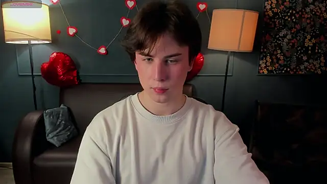 Snapshot of AdrianoAubert chatting on February 17, 2026, 5:05 am AdrianoAubert online show from February 17, 2026, 5:05 am