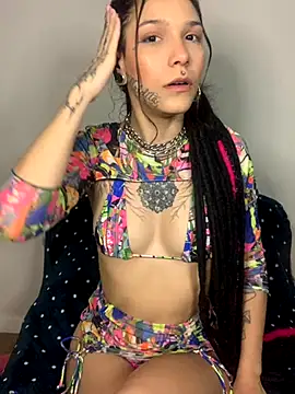 nickelfie online show from October 30, 2025, 10:35 am