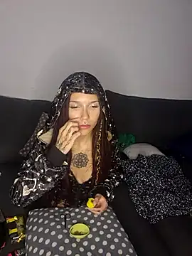 Snapshot of nickelfie chatting on March 1, 2025, 10:53 pm nickelfie online show from March 1, 2025, 10:53 pm