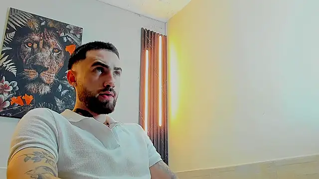 Snapshot of Luke_davis01 chatting on February 24, 2025, 12:48 pm Luke davis01 online show from February 24, 2025, 12:48 pm