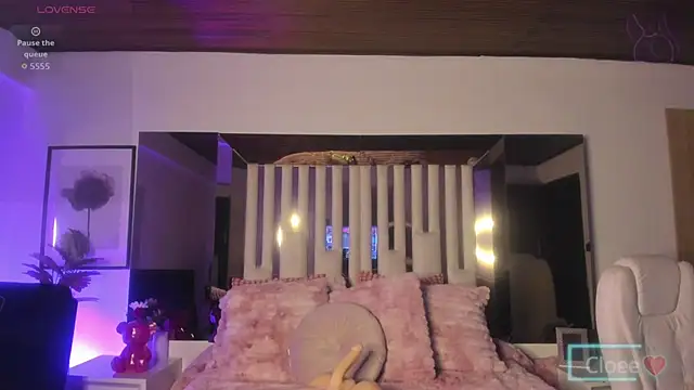 Cloee Rainbow1 online show from September 26, 2025, 11:39 am