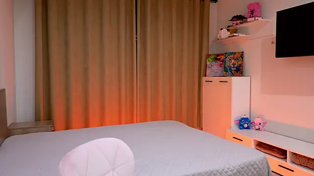 Snapshot of Bella_amory chatting on February 6, 2026, 4:03 pm Bella amory online show from February 6, 2026, 4:03 pm