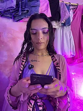 Snapshot of Skye_Moore chatting on May 1, 2026, 12:48 am Skye Moore online show from May 1, 2026, 12:48 am
