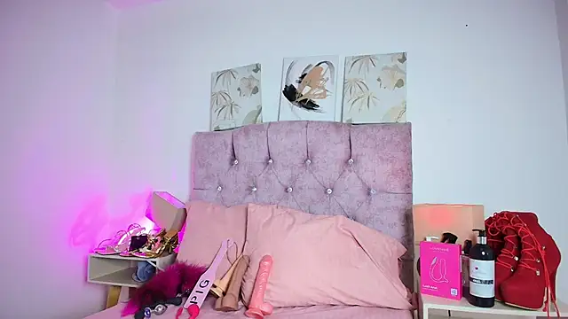 Skye Moore online show from February 23, 2026, 7:03 pm