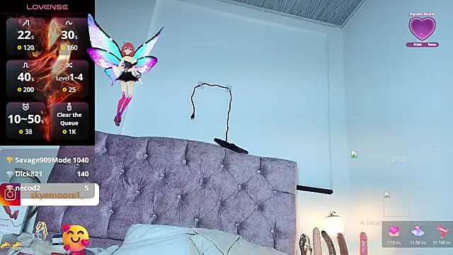 Skye Moore online show from October 31, 2025, 12:13 pm