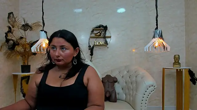 Snapshot of BBW_CINDY chatting on October 15, 2025, 3:53 pm BBW CINDY online show from October 15, 2025, 3:53 pm