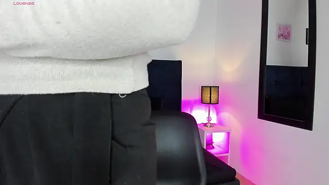 Snapshot of _michonne_ chatting on March 4, 2025, 7:43 pm michonne online show from March 4, 2025, 7:43 pm