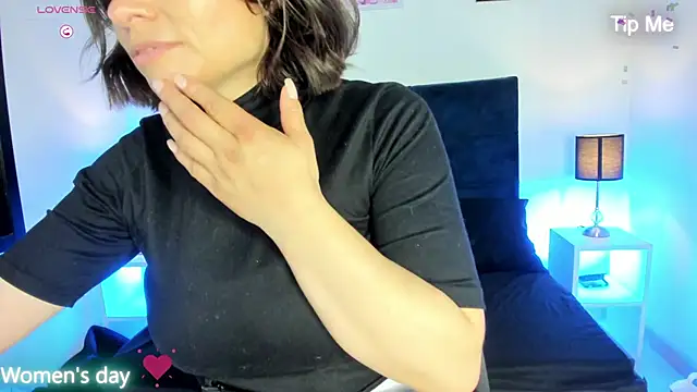 Snapshot of _michonne_ chatting on March 8, 2025, 8:14 pm michonne online show from March 8, 2025, 8:14 pm