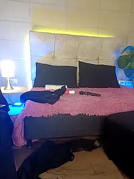 Snapshot of _michonne_ chatting on November 23, 2025, 10:14 am michonne online show from November 23, 2025, 10:14 am