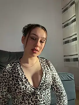 Snapshot of Daria-maus24 chatting on May 21, 2026, 6:27 pm Daria-maus24 online show from May 21, 2026, 6:27 pm