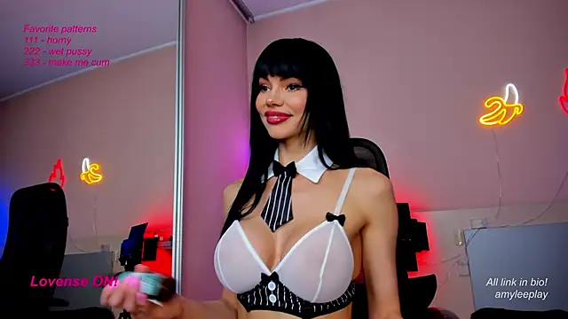 AmyLeeplay online show from March 11, 2025, 5:02 pm