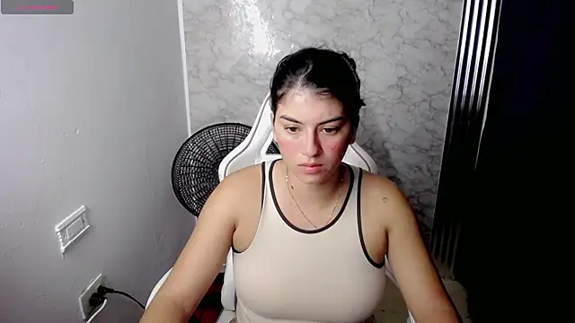 Snapshot of hello_kityy25 chatting on January 10, 2026, 11:33 pm hello kityy25 online show from January 10, 2026, 11:33 pm