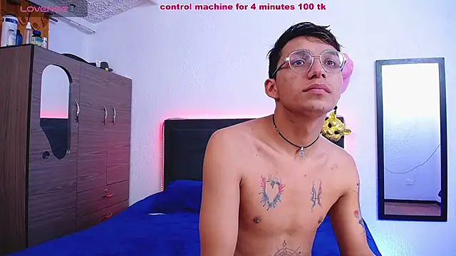 Snapshot of Engol_beliall chatting on March 4, 2025, 12:44 pm Engol beliall online show from March 4, 2025, 12:44 pm