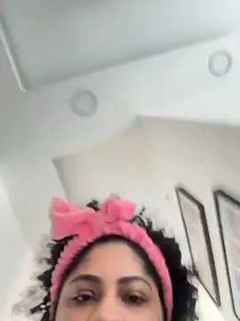 Tana latin online show from April 4, 2026, 3:29 pm